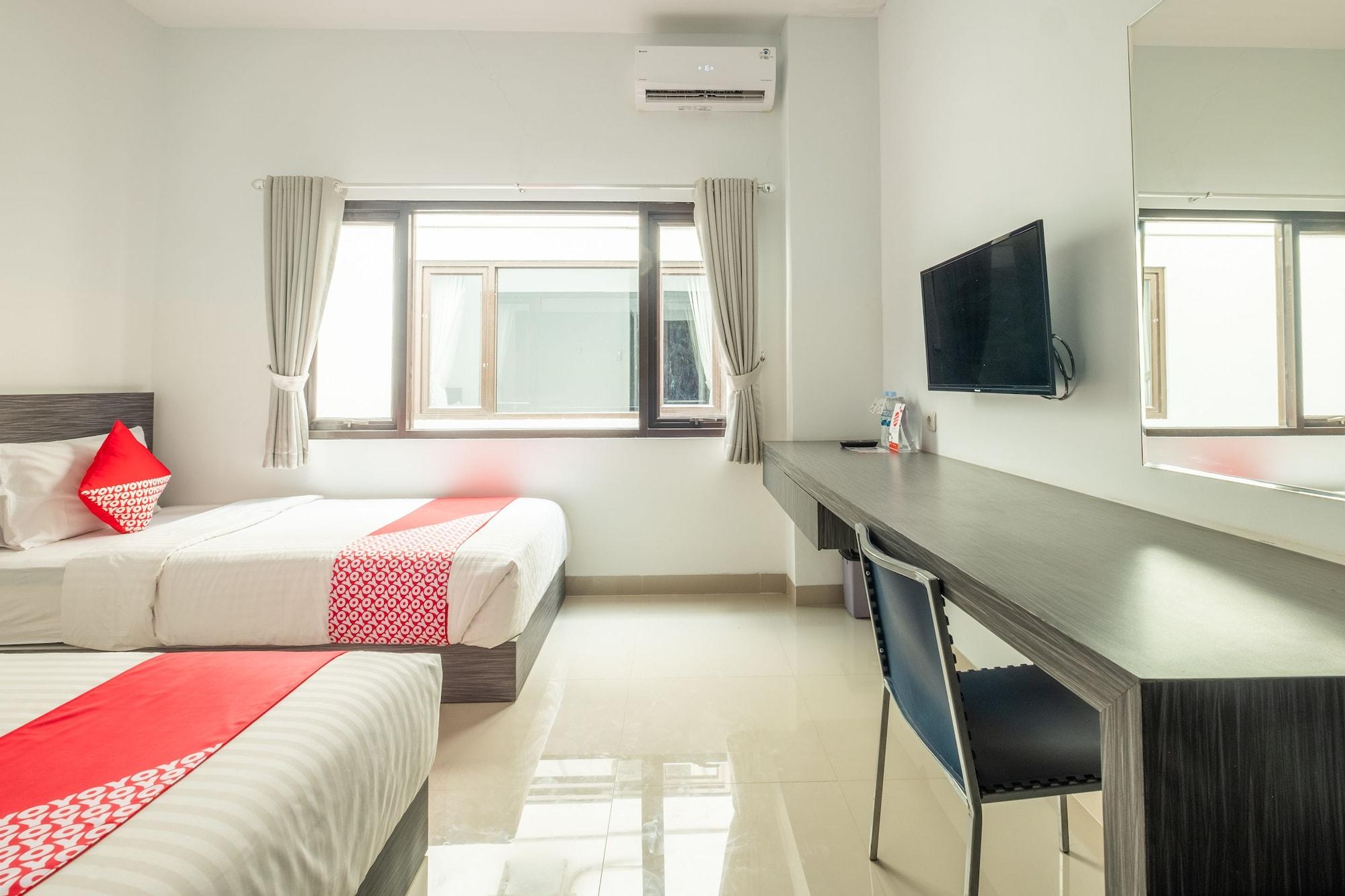 Sans Hotel Widarasari Cirebon Εξωτερικό φωτογραφία